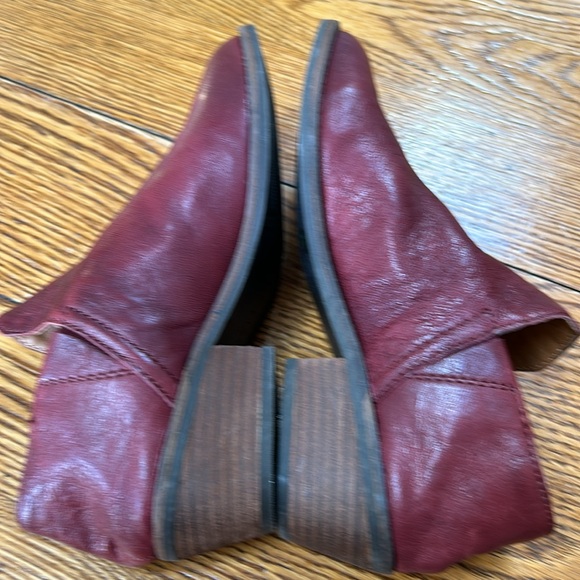 Lucky Brand maroon Fausst style leather booties. Size 6. Great condition. - Picture 6 of 11